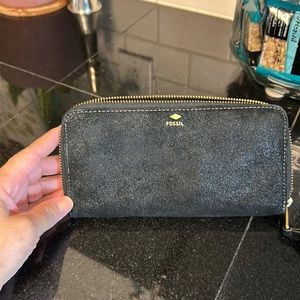 Fossil black wallet.